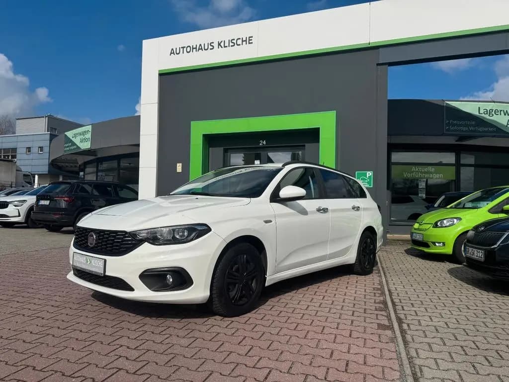 Main__Slider__Photo:Fiat Tipo Easy 1.4 TSI 88 kW 120 PS 07/2017-0