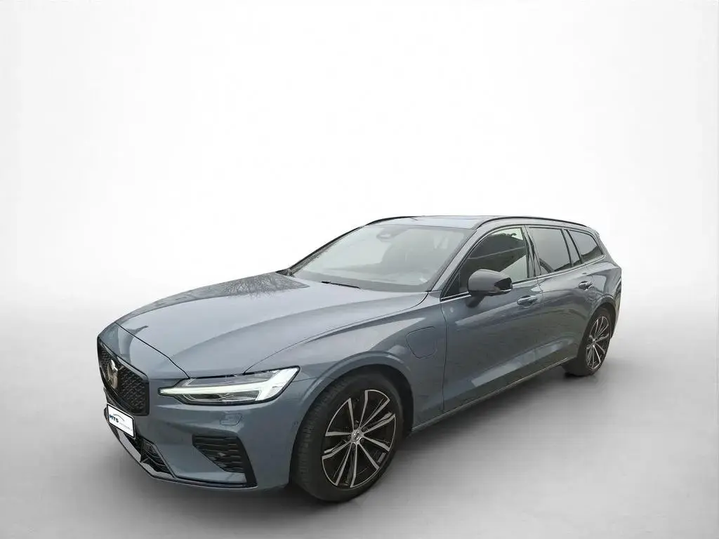 Main__Slider__Photo:Volvo V60 Recharge MY23 Pano 360° Kamera Harman/Kardon 01/2023-1