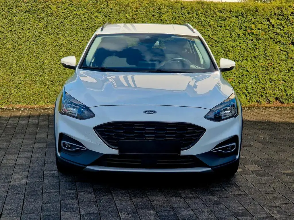 Main__Slider__Photo:Ford Focus Turnier Active (1.Hand, AHK, LED, Navi) 11/2020-1