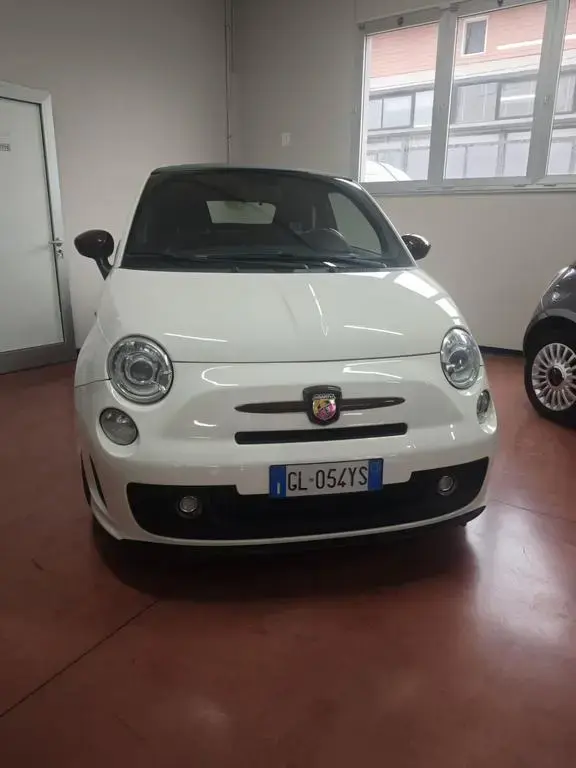 Main__Slider__Photo:Abarth 500 C 1.4 Turbo T-Jet MTA Bicolore 05/2011-1