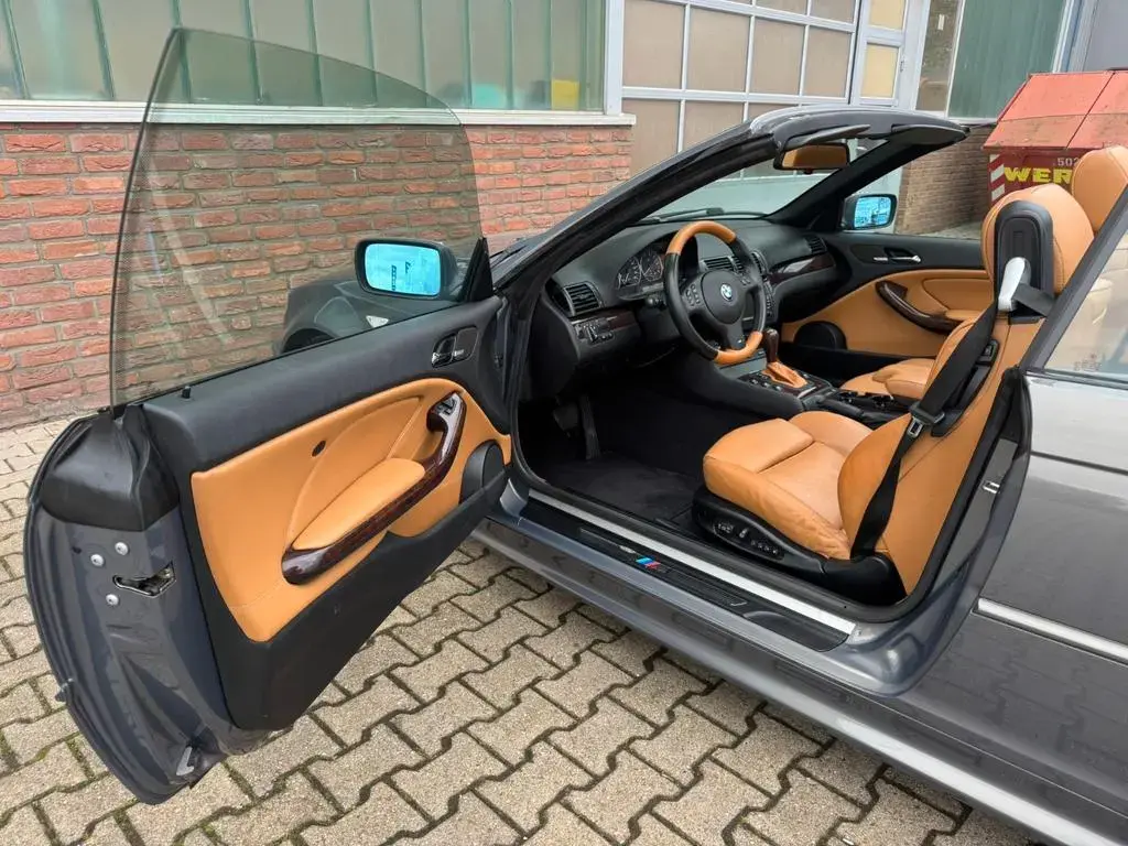 Main__Slider__Photo:BMW 3 Series 330 Ci Cabrio M-Paket 06/2005-1
