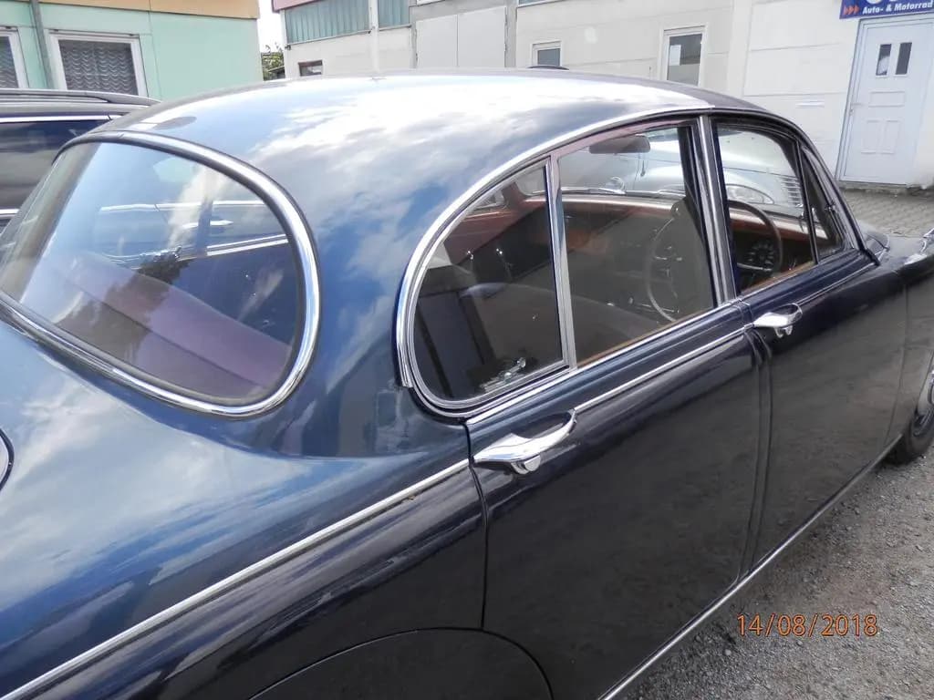 Main__Slider__Photo:Jaguar MK II 07/1963-0