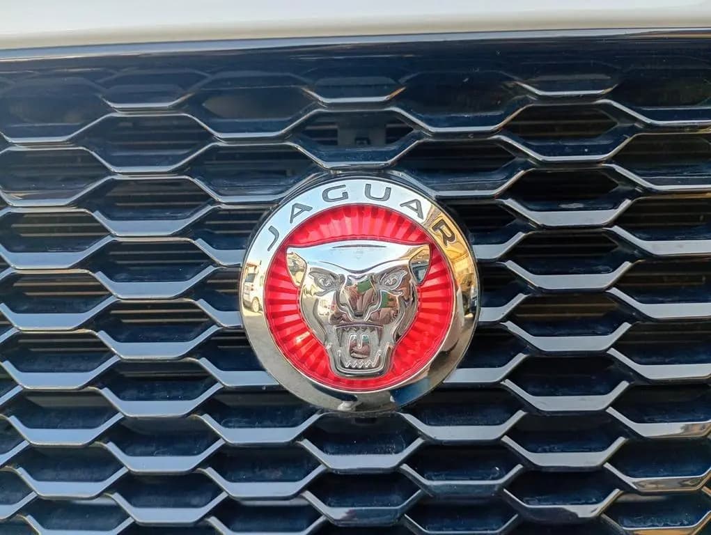 Main__Slider__Photo:Jaguar E-Pace 2.0 AWD aut. 02/2019-0