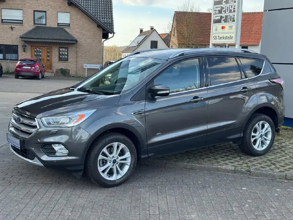 Main__Slider__Photo:Ford Kuga Titanium 1.5 182PS Autom. Navi|WiPa|PDC 03/2017-1