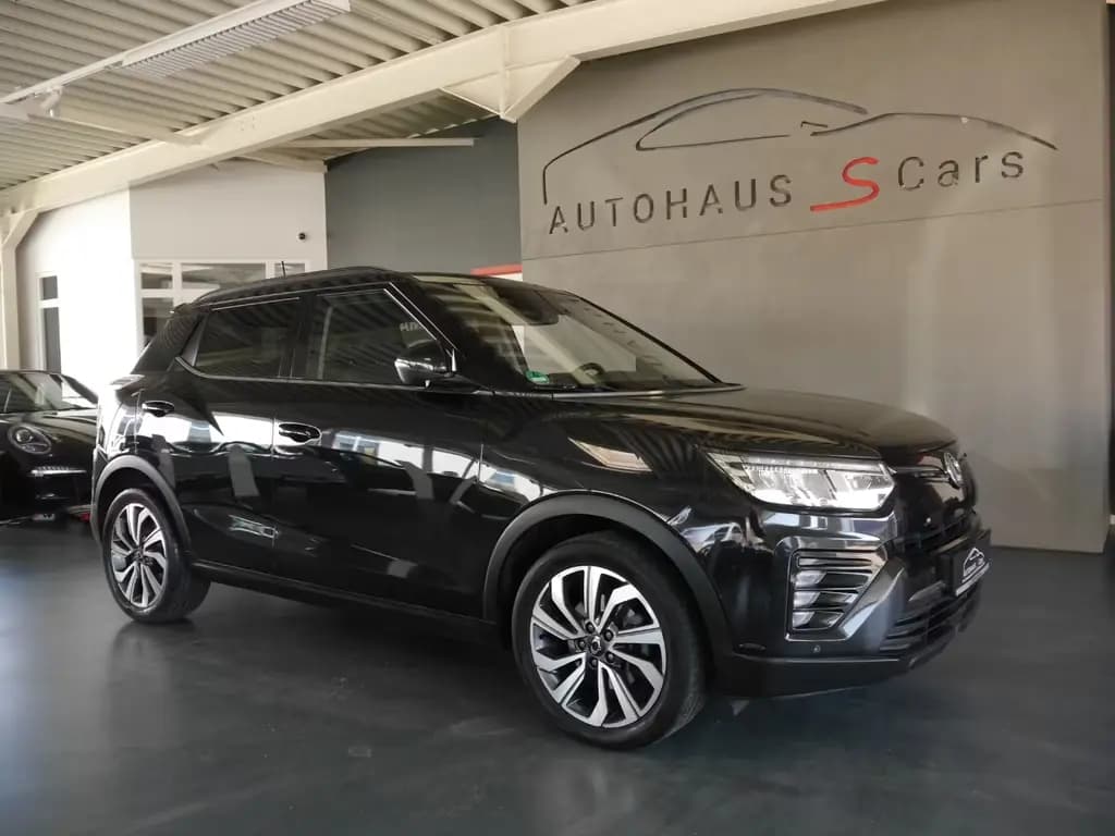 Main__Slider__Photo:Ssangyong Tivoli 1.6 e-XDi Sapphire 2WD*Navi*Leder* 07/2020-0