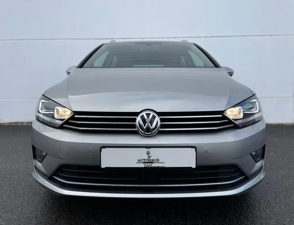 Main__Slider__Photo:Volkswagen Golf Sportsvan Highline*Bi-XENON*KAMERA*NAVI*AHK 06/2015-1