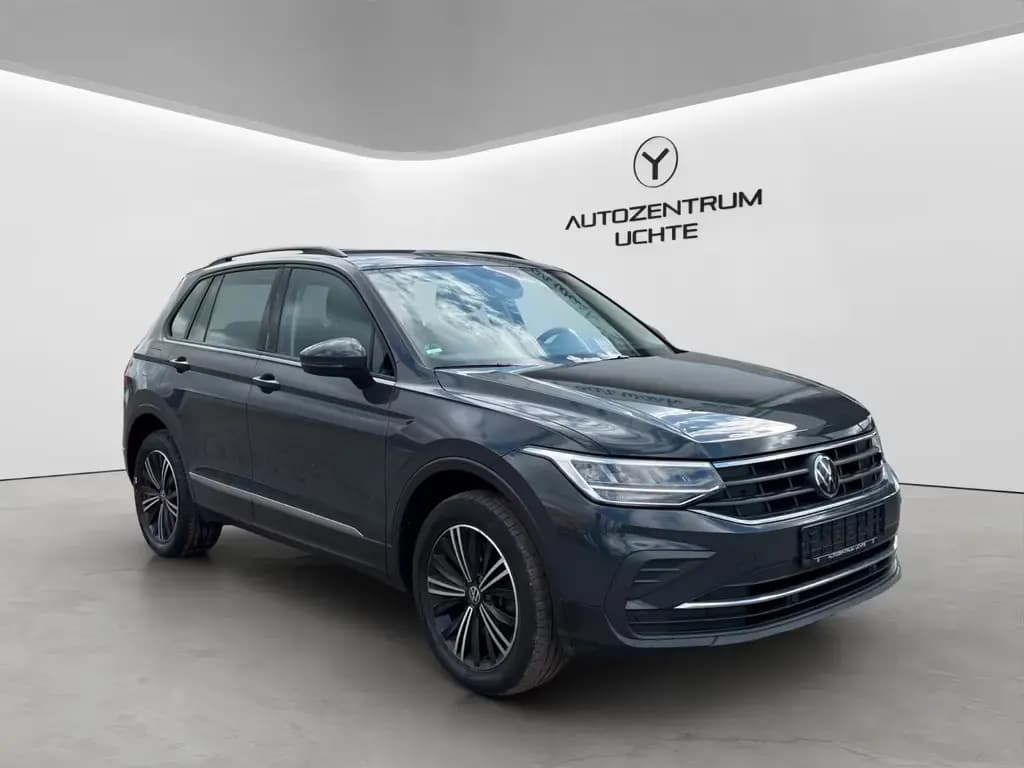 Main__Slider__Photo:Volkswagen Tiguan Life 4Motion /18"/APP/ACC/ 09/2021-0
