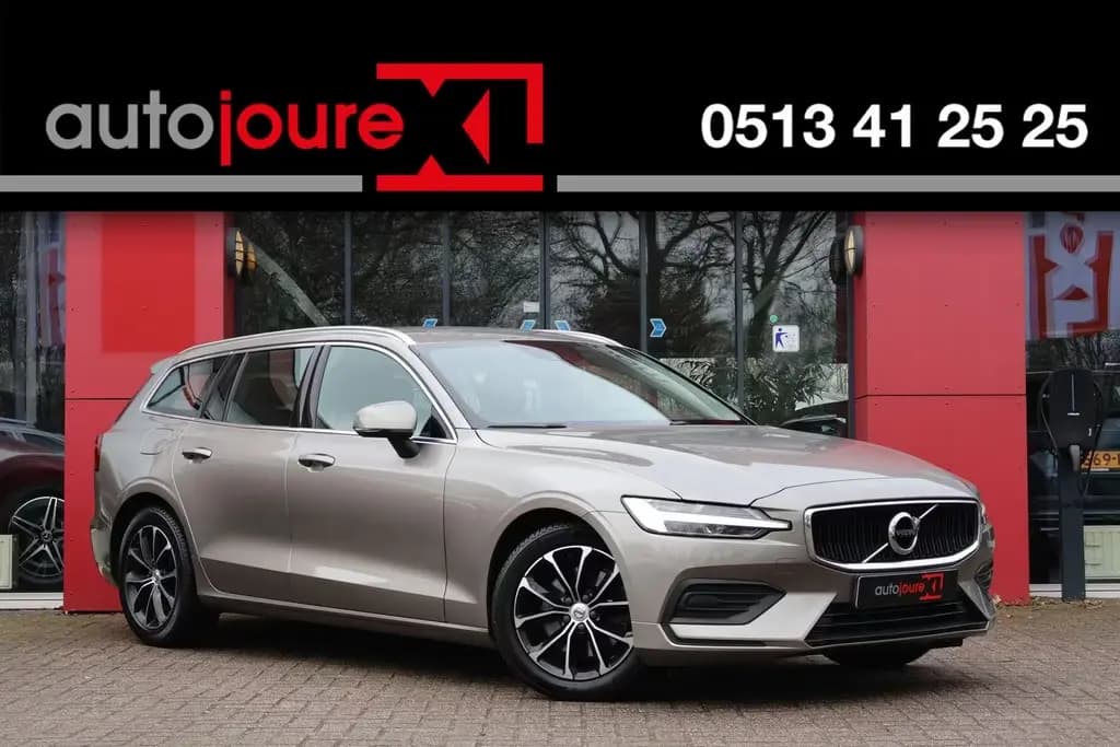 Main__Slider__Photo:Volvo V60 2.0 D4 Momentum Pro | Origineel NL | Trekhaa 01/2020-0