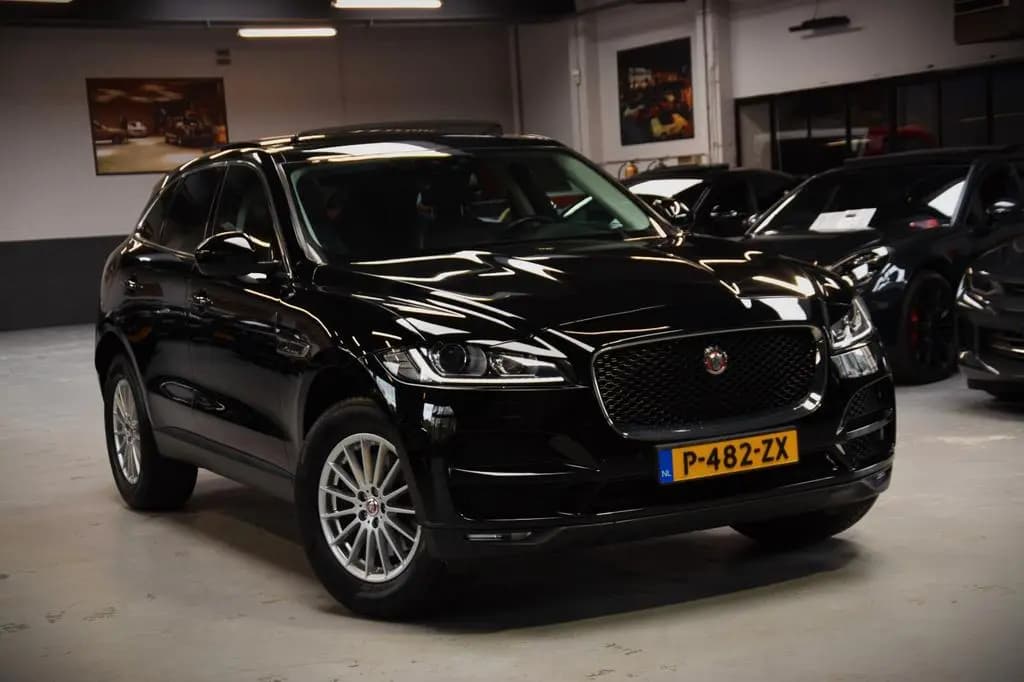 Main__Slider__Photo:Jaguar F-Pace 35t AWD V6 Prestige Autom Panoramadach 04/2017-0