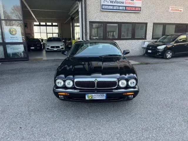 Main__Slider__Photo:Jaguar XJ XJ 4.0 cat ExecutiveV8 06/1999-0