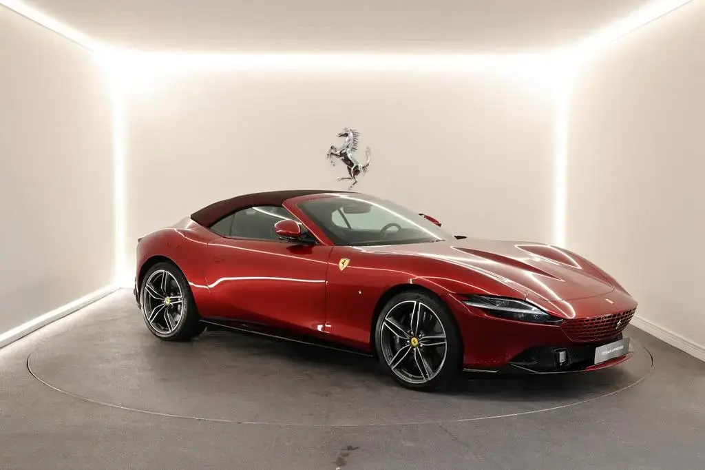 Main__Slider__Photo:Ferrari Roma Spider / RossoCalifornia / Ferrari Approved 09/2024-1