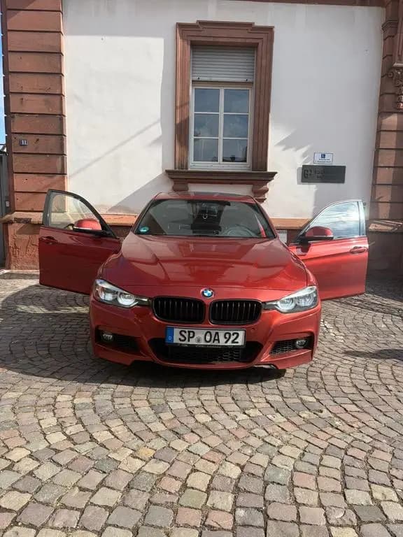 Main__Slider__Photo:BMW 3 Series 318i - 10/2018-0