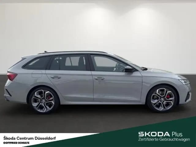 Main__Slider__Photo:Skoda Octavia Combi RS Plus Panorama-Schiebedach elekt 05/2021-0