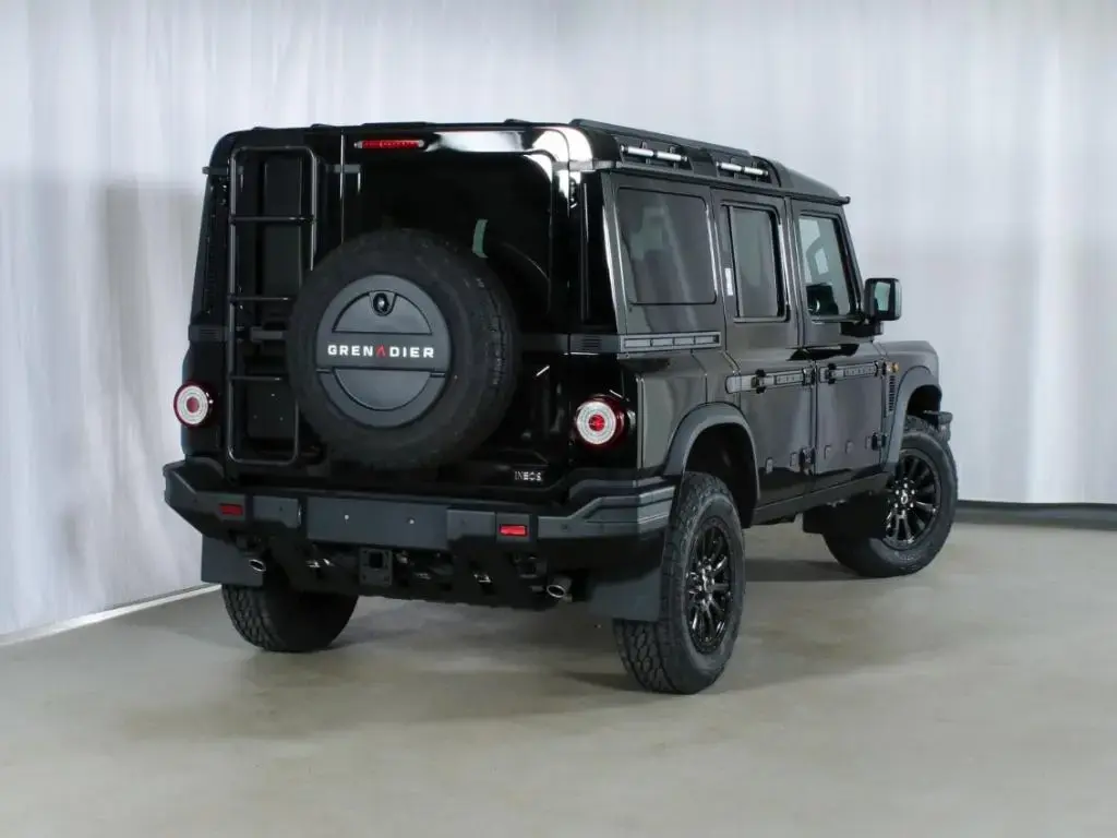 Main__Slider__Photo:INEOS Grenadier *Black Edition* Safari Smooth Pack AHK null-1