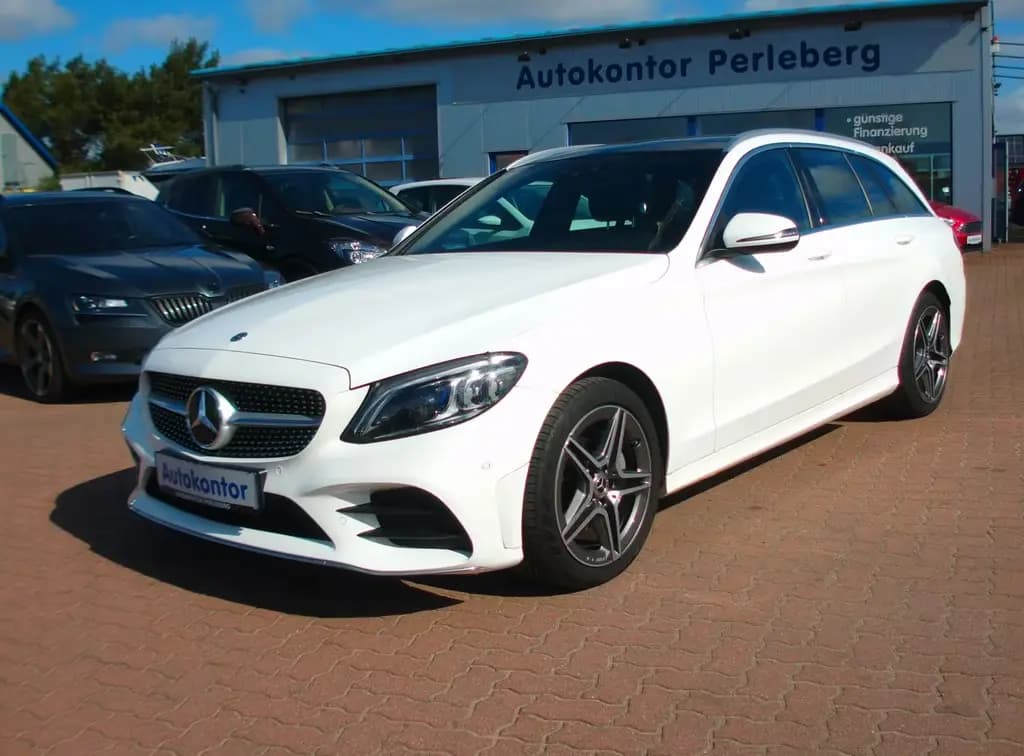 Main__Slider__Photo:Mercedes-Benz C 200 C T-Modell 4Matic.AMG Line.Pano.AHK 05/2020-0