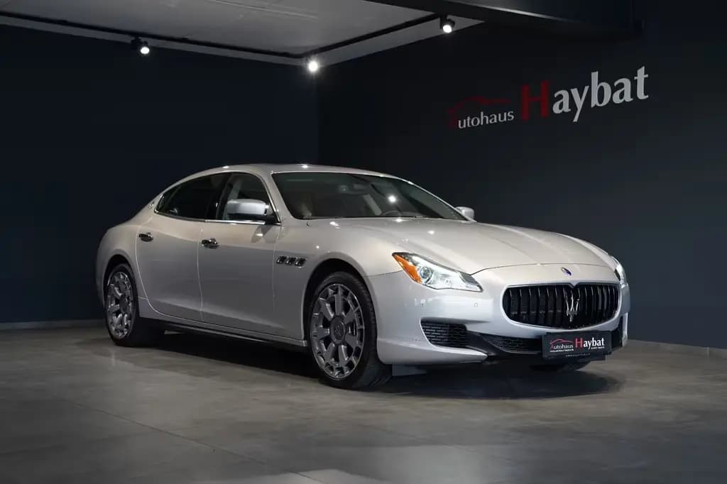 Main__Slider__Photo:Maserati Quattroporte SQ4-Kamera-Schiebedach-Sitzheizung 08/2013-0