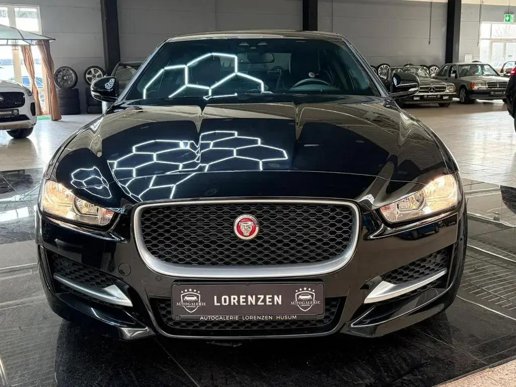 Main__Slider__Photo:Jaguar XE R-Sport Navi Tempo Kamera Komfort Keyless LED 11/2015-1