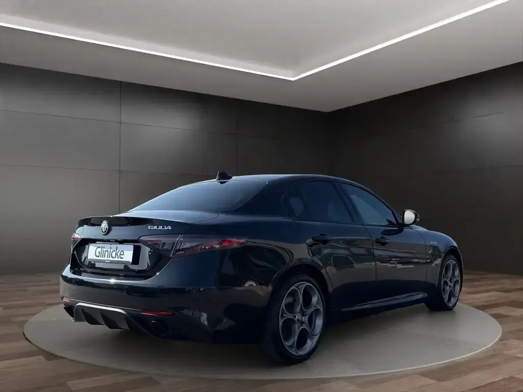 Main__Slider__Photo:Alfa Romeo Giulia MY23 Veloce 2.0 Turbo 16V 206kW AT 12/2023-1