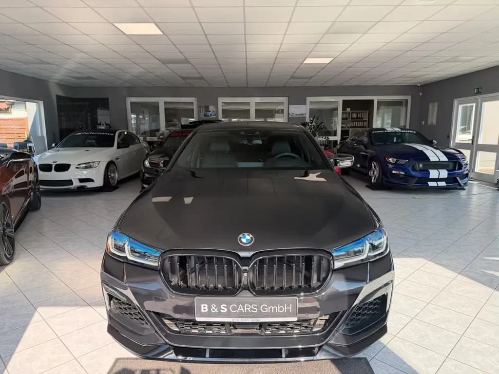 Main__Slider__Photo:BMW 5 Series 540i xDrive M.pak M-Perf  Lci Lacer Look 07/2017-0