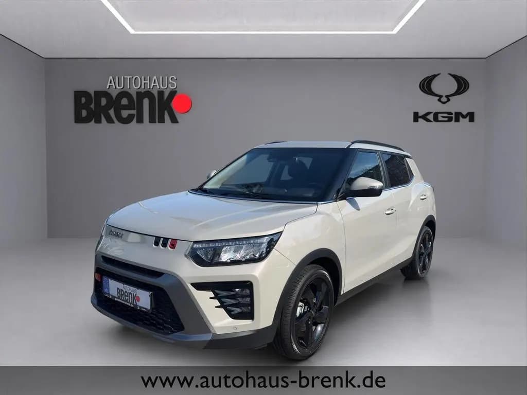 Main__Slider__Photo:KGM Tivoli Nomad+ 1.5 2WD *LED/SHZ/RFK/App/PDC* null-0