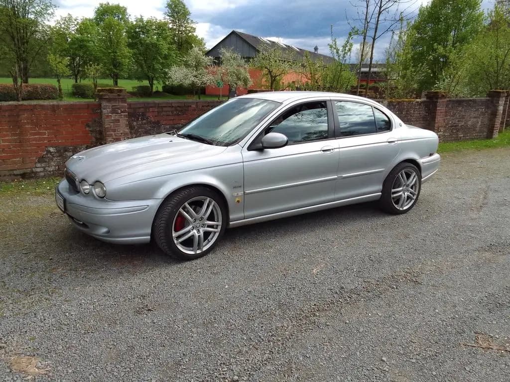 Main__Slider__Photo:Jaguar X-Type 2.2 Liter Diesel Executive Executive 09/2006-0