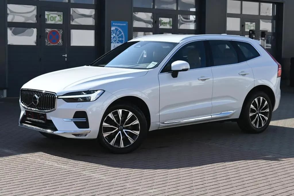 Main__Slider__Photo:Volvo XC60 B4 Plus Bright*LED*Google*STHZ*NAVI 02/2023-0