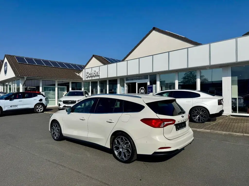 Main__Slider__Photo:Ford Focus Turnier Titanium 1.5 Eco Boost Automatik 12/2019-1