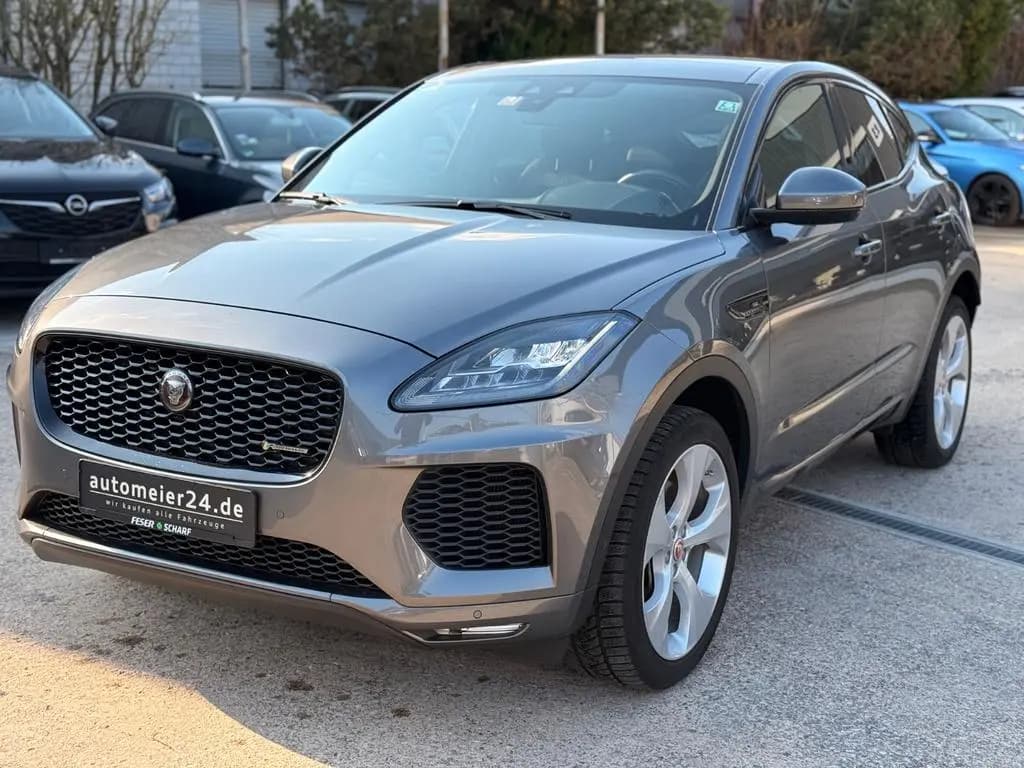 Main__Slider__Photo:Jaguar E-Pace R-Dynamic SE AWD 03/2020-0