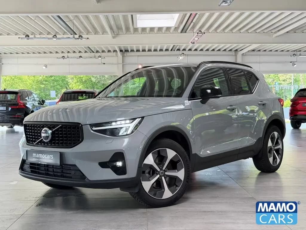 Main__Slider__Photo:Volvo XC40 B4 Plus Dark ACC/CAM/SHZ/LHZ/PDC 08/2023-0