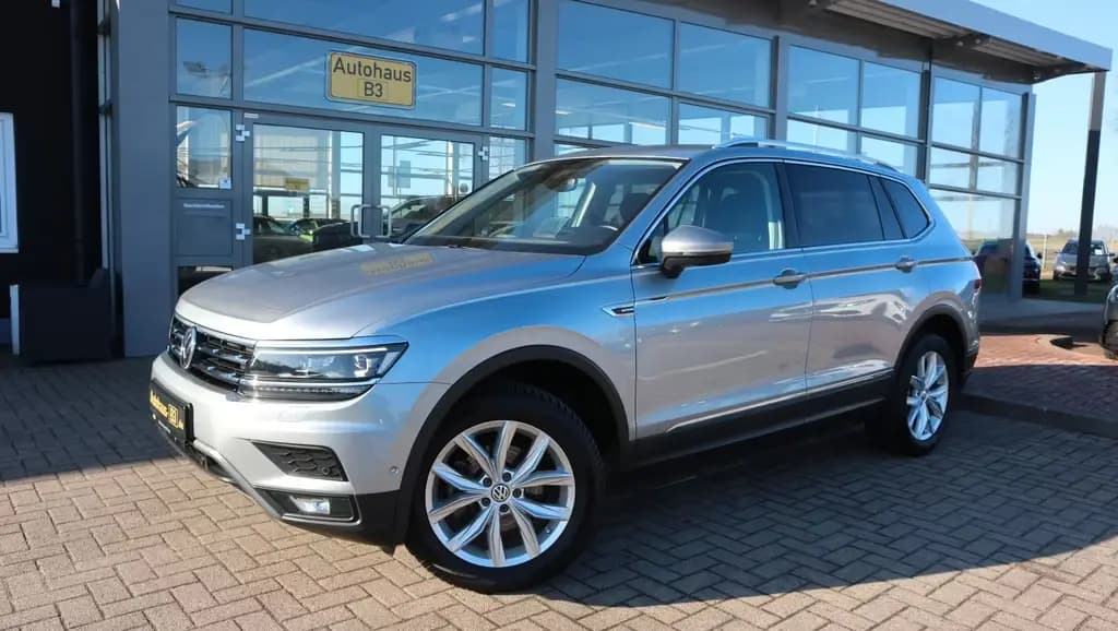 Main__Slider__Photo:Volkswagen Tiguan Allspace Highline 4Motion AHK Standhz ACC 07/2020-0