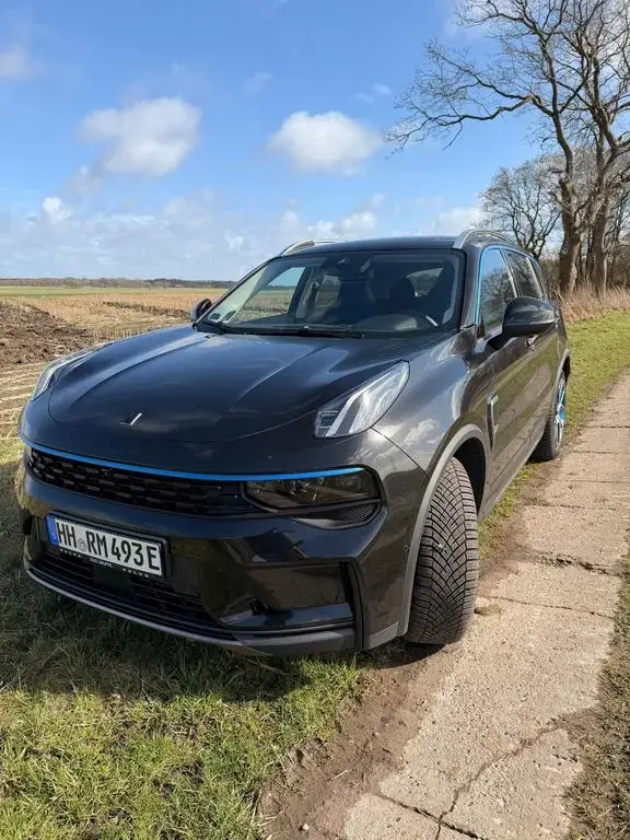 Main__Slider__Photo:Lynk&Co 01 Lynk & Co 01 01 PHEV 261PS | MJ 2023 | 6.6kW | 01/2023-1