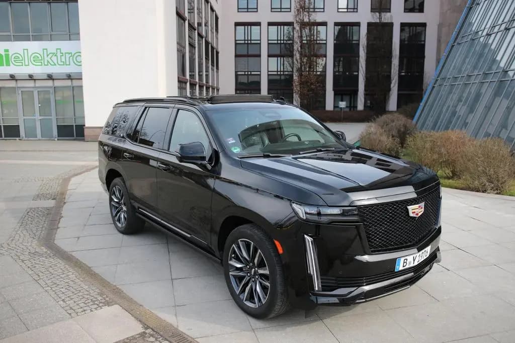 Main__Slider__Photo:Cadillac Escalade Sport Platinum 4WD SuperCruise 17.447km 10/2022-0