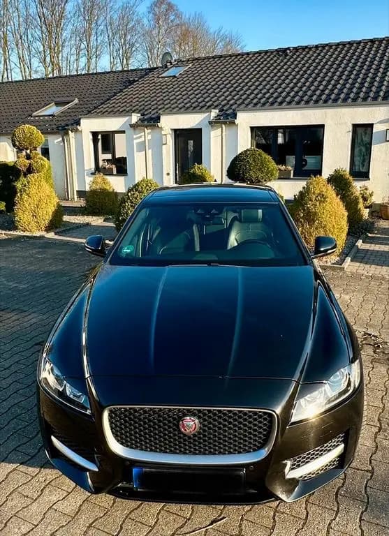 Main__Slider__Photo:Jaguar XF 30d R-Sport 300 PS 08/2017-0