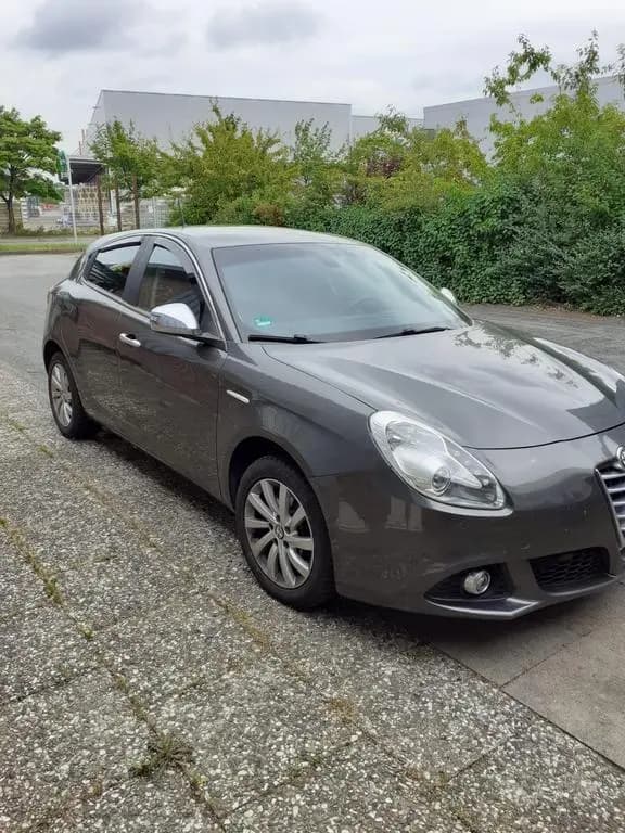 Main__Slider__Photo:Alfa Romeo Giulietta 2.0 JTDm 16V 110 kW Super Super 08/2015-0