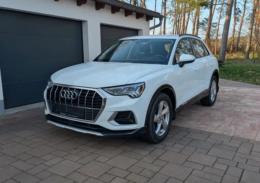 Main__Slider__Photo:Audi Q3 35 TFSI Matrix Automatik 360 Grad Adapt.Fahrw 05/2019-0