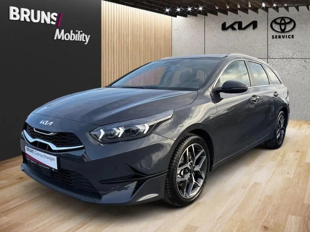Main__Slider__Photo:Kia Ceed Sportswagon 1.5T DCT Spirit Navi Kamera SHZ 05/2025-0