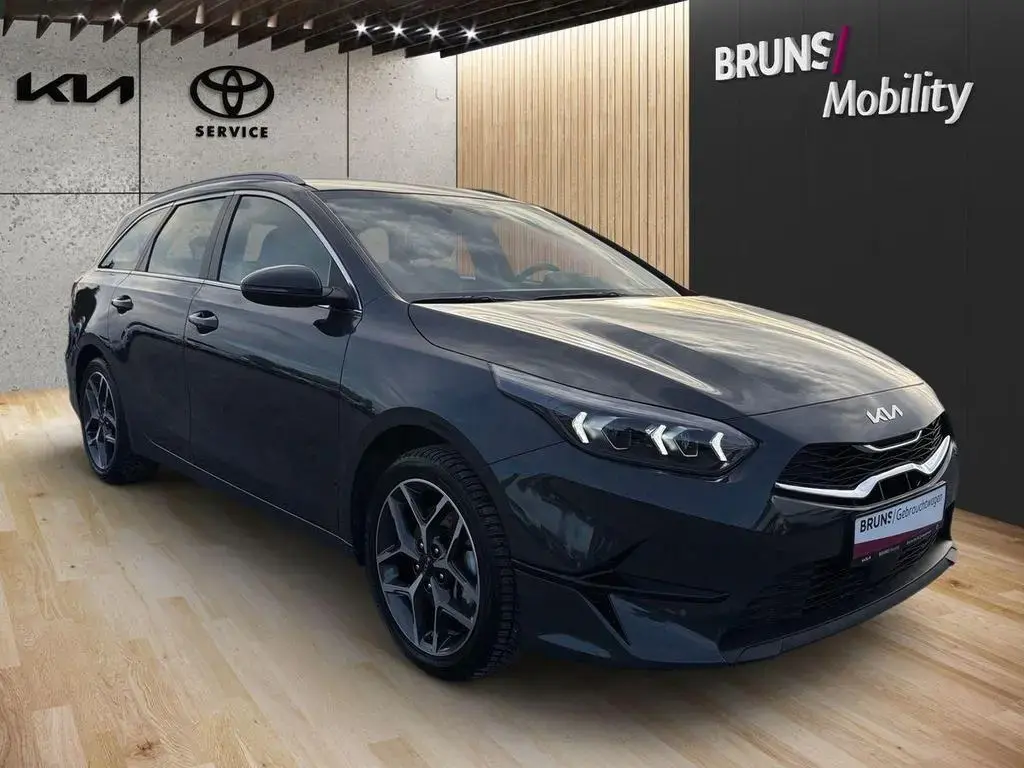 Main__Slider__Photo:Kia Ceed Sportswagon 1.5T DCT Spirit Navi Kamera SHZ 05/2025-1