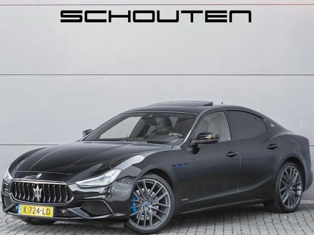 Main__Slider__Photo:Maserati Ghibli 2.0 MHEV GranLusso Pano ACC H/K CarPlay 3 01/2021-0