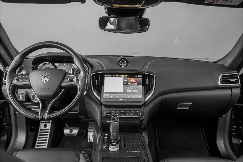 Main__Slider__Photo:Maserati Ghibli 2.0 MHEV GranLusso Pano ACC H/K CarPlay 3 01/2021-1