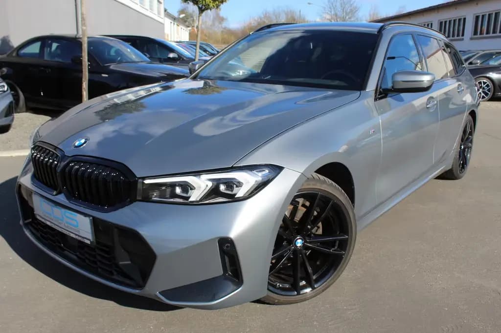Main__Slider__Photo:BMW 320 d Tour. xDrive M Sportpaket+HUD+DAB+ACC+19Zo. 11/2022-0