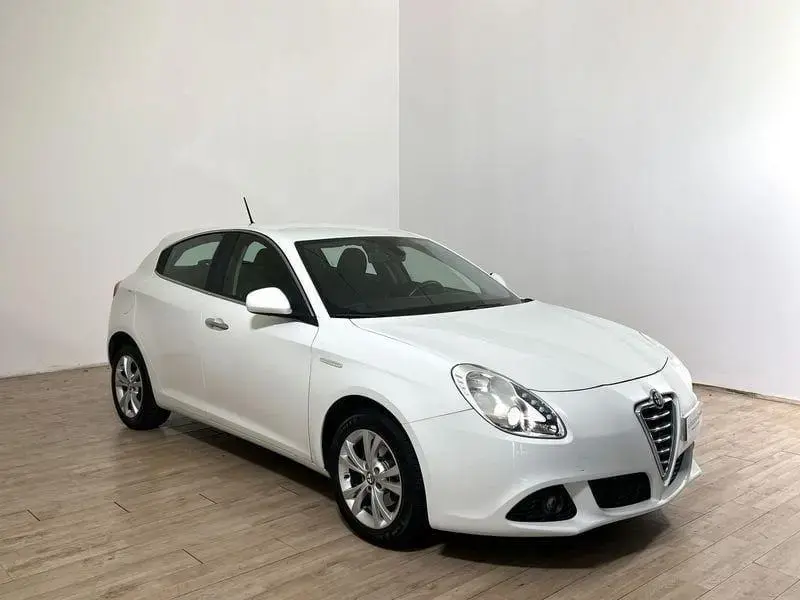 Main__Slider__Photo:Alfa Romeo Giulietta Giulietta 1.6 jtdm(2) Disti 06/2013-1