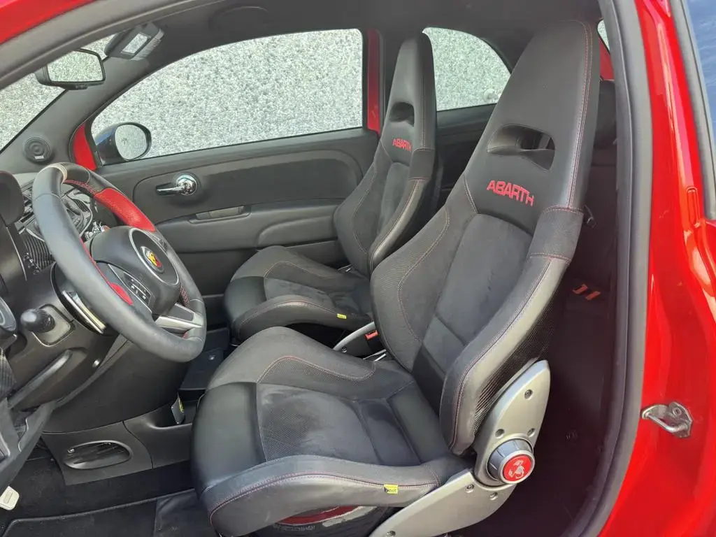 Main__Slider__Photo:Abarth 695 TRIBUTO FERRARI /CARBON/N°1056/1199 12/2011-1