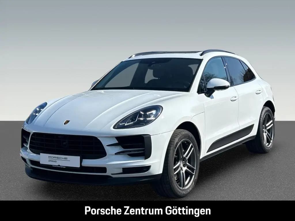 Main__Slider__Photo:Porsche Macan S Sportabgas Standheizung Surround-View 09/2021-0
