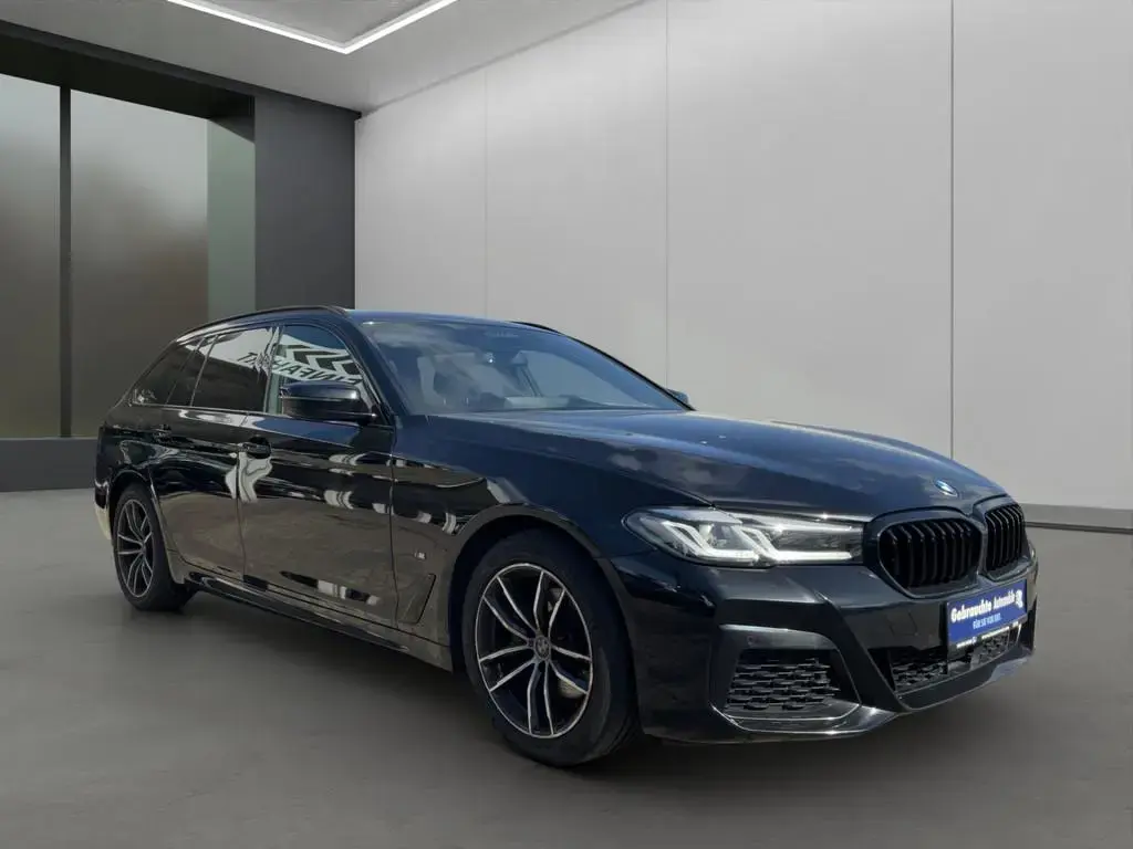 Main__Slider__Photo:BMW 5 Series 520d T. M-SPORT LED NAVI HUD KAMERA PDC 18" AHK 11/2022-1