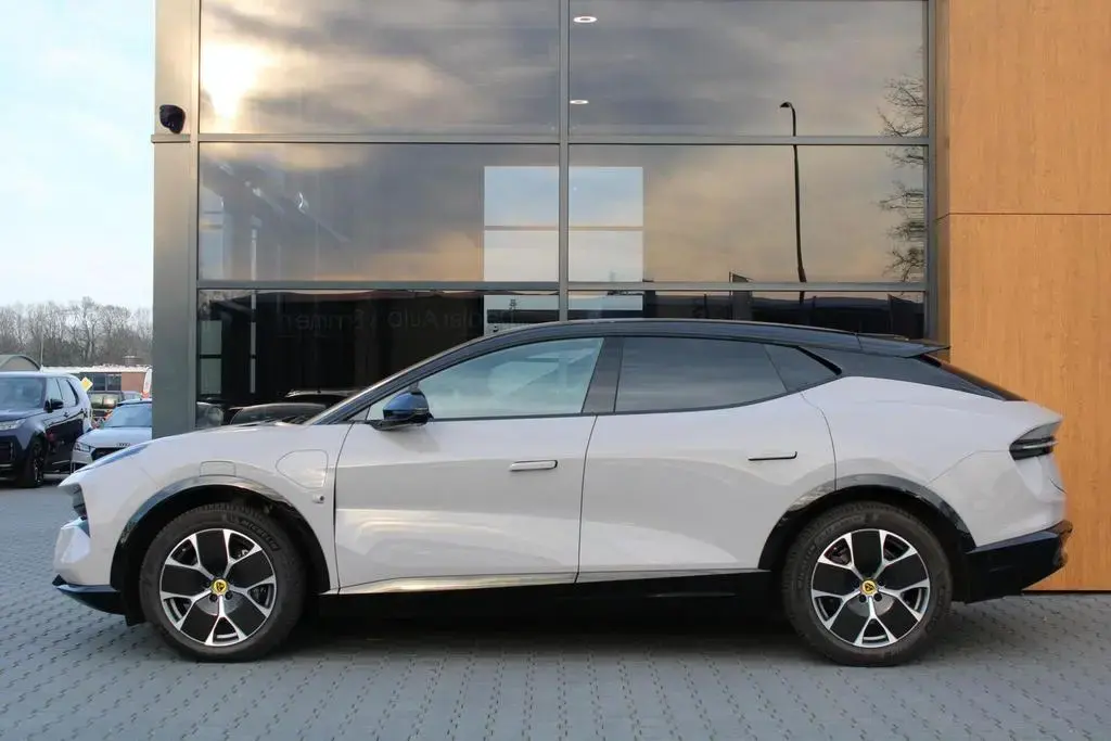 Main__Slider__Photo:Lotus Eletre EDS 450 4WD 112 kWh 12/2023-1