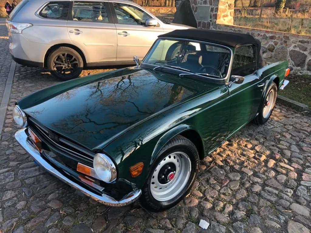 Main__Slider__Photo:Triumph TR6 PI 08/1970-0