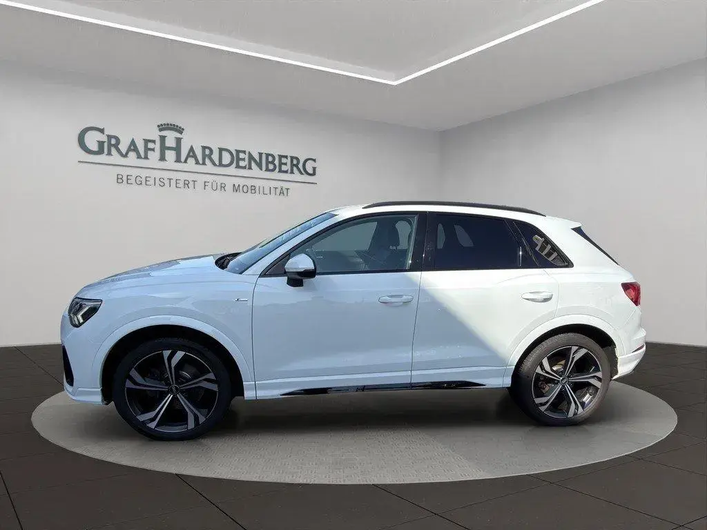 Main__Slider__Photo:Audi Q3 40 TDI qu. S tronic S line ACC Kamera AHK 03/2022-1