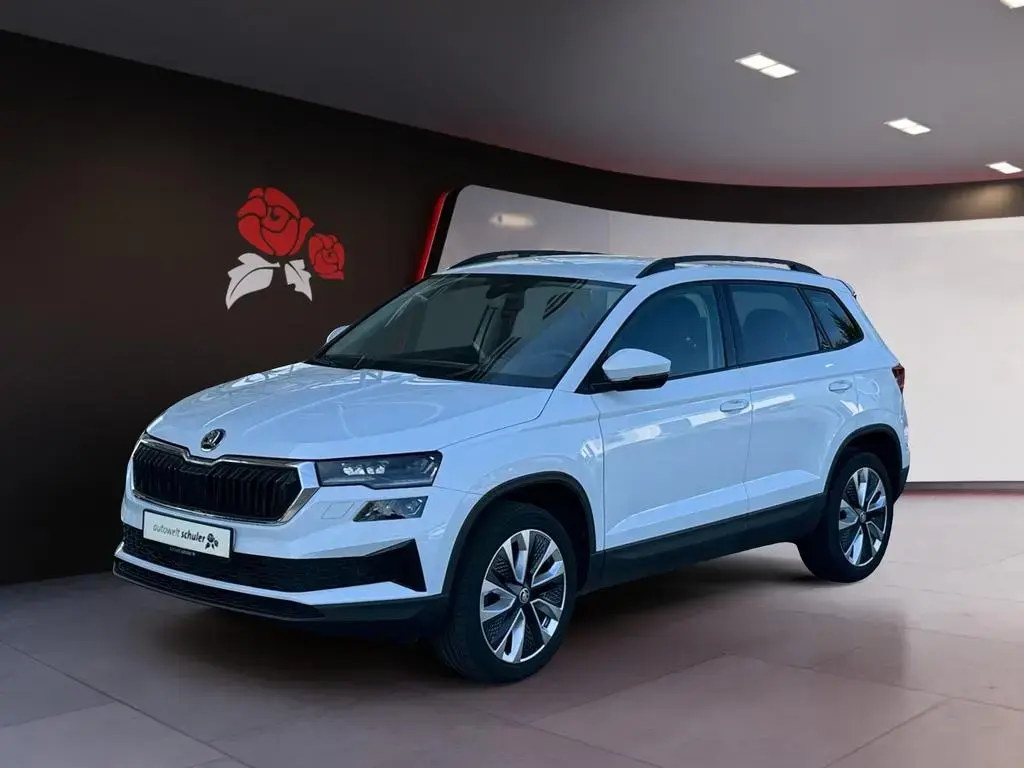 Main__Slider__Photo:Skoda Karoq 1,5 TSI DSG Style Navi Matrix 02/2023-1