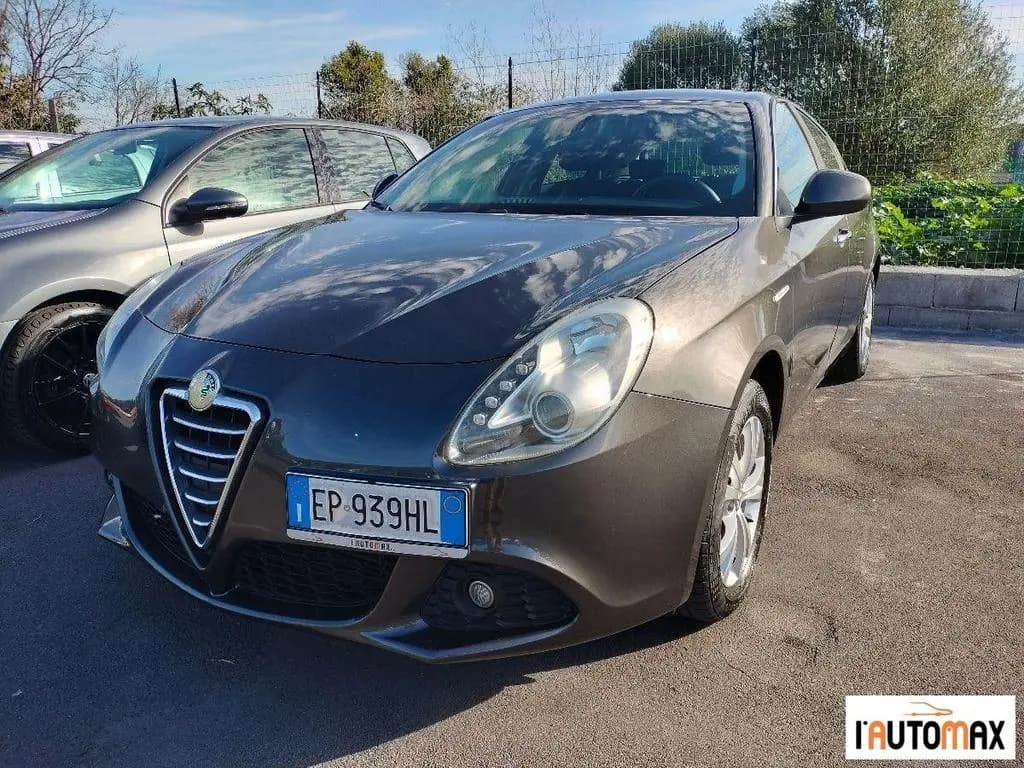 Main__Slider__Photo:Alfa Romeo Giulietta ROMEO - Giulietta 2.0 jtdm(2) Progression 1 01/2013-0