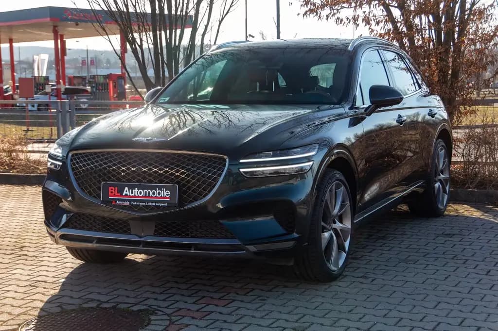Main__Slider__Photo:Genesis GV70 2.5T Luxury 4WD TECHNIK UND KOMFORT PAKET 04/2022-0